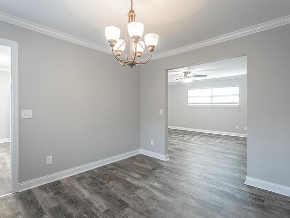 5th image of 8214 Holly Crest Dr