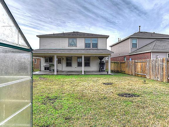 2nd image of 8122 Yaupon View Dr