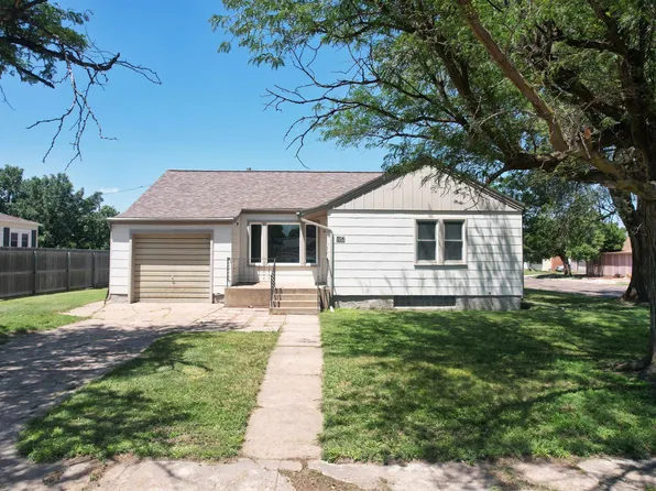 504 W 4th St, Quinter, KS 67752