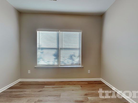 4th image of 231 Arbor Dr