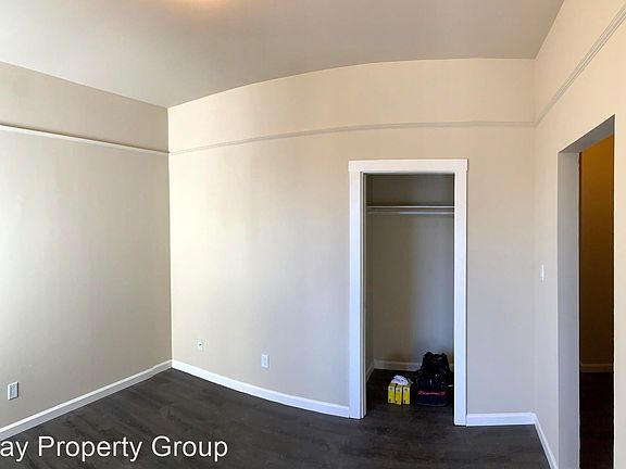 5th image of 1040 Howard St APT 4