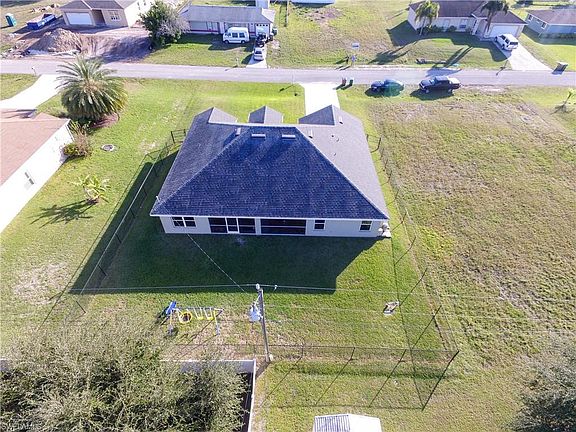 3rd image of 1418 NE 18th Ave
