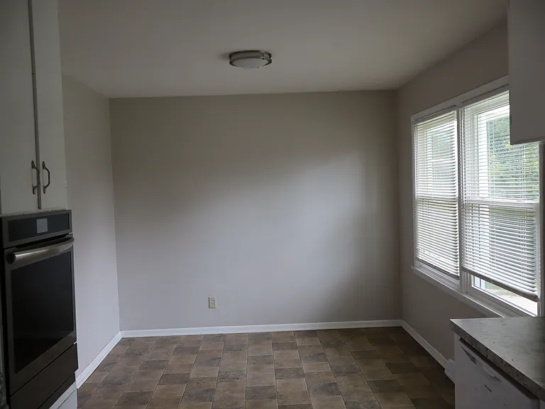 6615 N Holly St — Photo 21