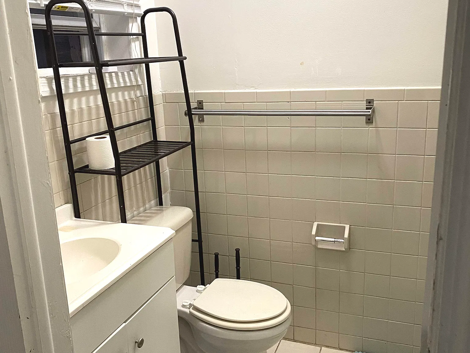 1 bed, 750 sqft, $1,150 — Photo 3