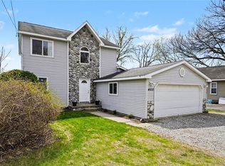6522 Bennett Lake Rd, Fenton, MI 48430
