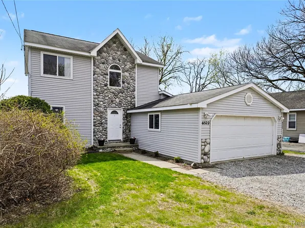 6522 Bennett Lake Rd, Fenton, MI 48430