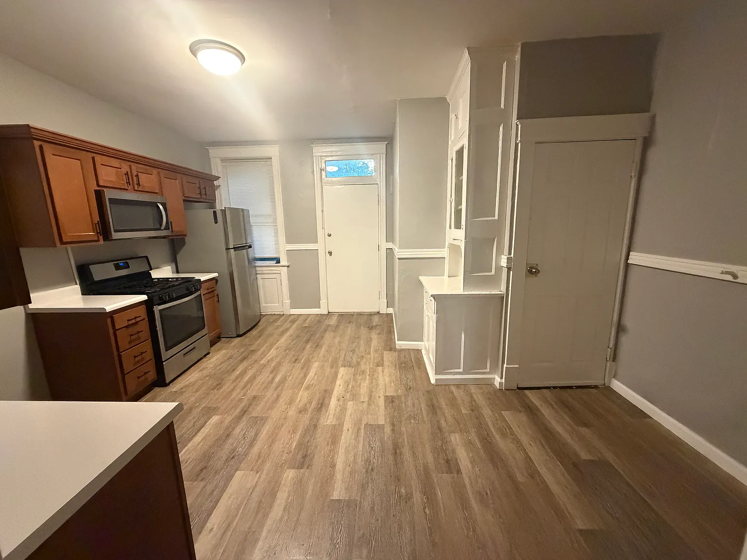 1 bed, 850 sqft, $1,100 — Photo 4