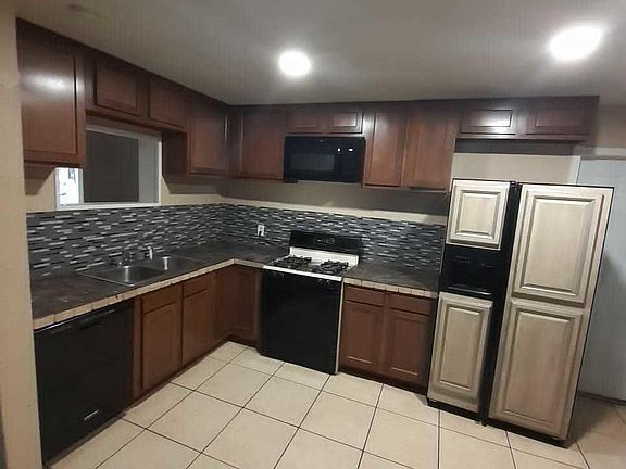 4th image of 3811 N 50th Ave