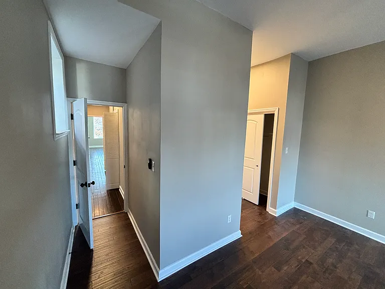 2253 Indiana Ave — Photo 20