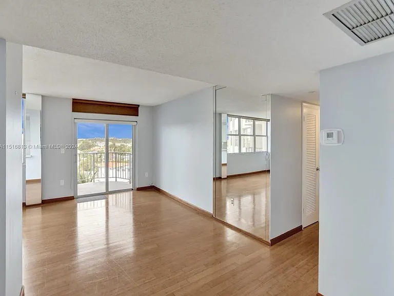 11930 N Bayshore Dr #601 — Photo 19