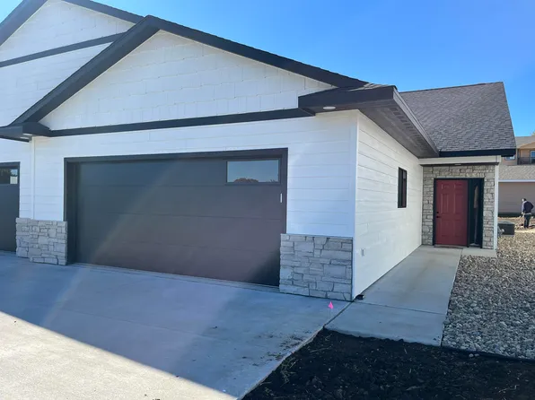 2909 Jenny Cir, Yankton, SD 57078