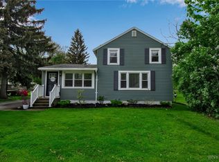 5031 Armor Duells Rd, Orchard Park, NY 14127