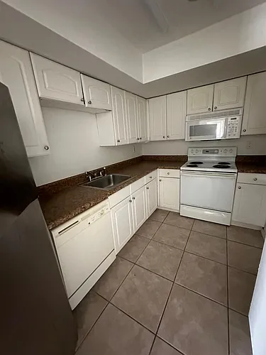 2135 Virginia Ave #13 Photo 1