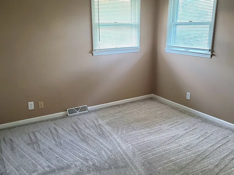4038 W Green Tree Rd — Photo 11