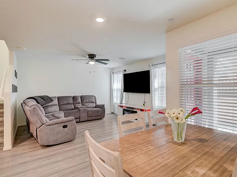 6928 Honor Hill St — Photo 18