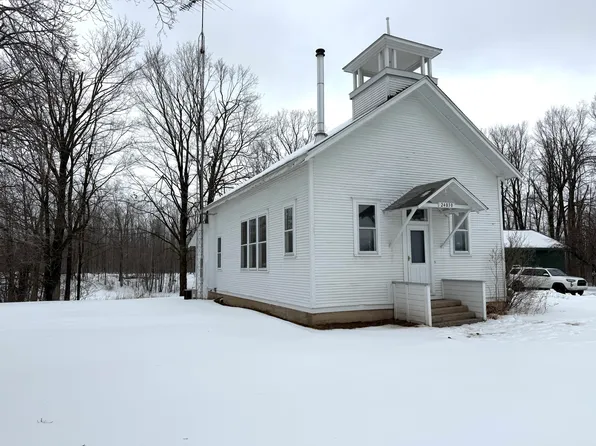 24030 M 32 S, Hillman, MI 49746