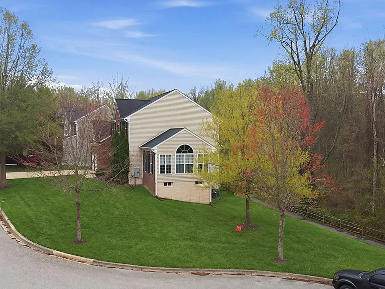3003 Black Thorn Ct — Photo 9