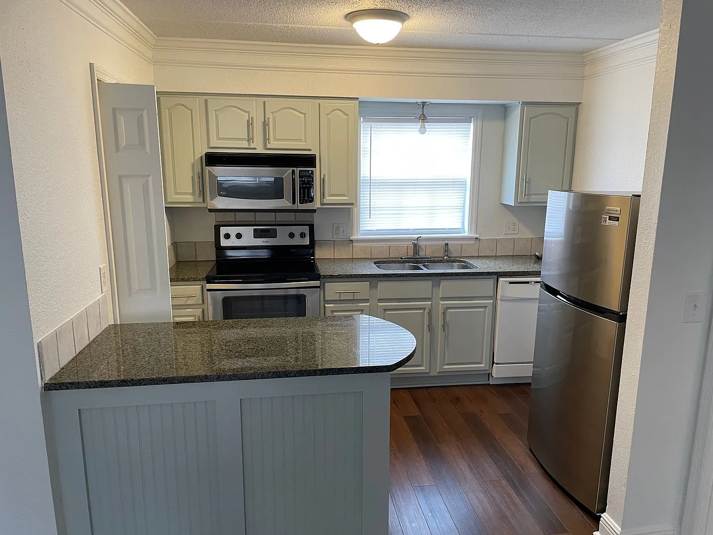 1 bed, 1.0 bath, 624 sqft, $1,150 — Photo 4