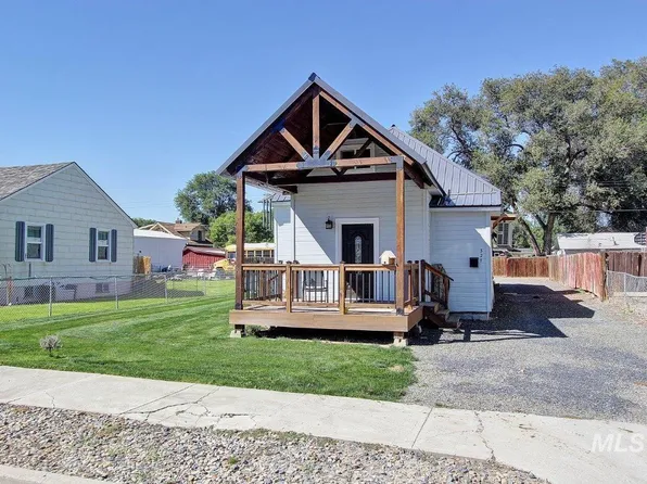 327 W Main St S, Vale, OR 97918