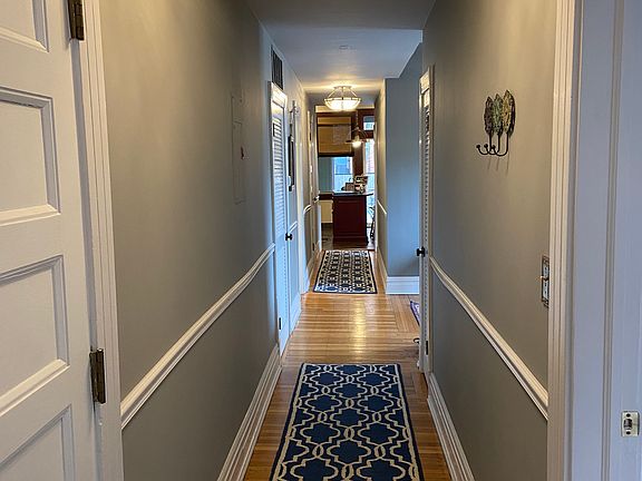 Hall connecting living and kitchen