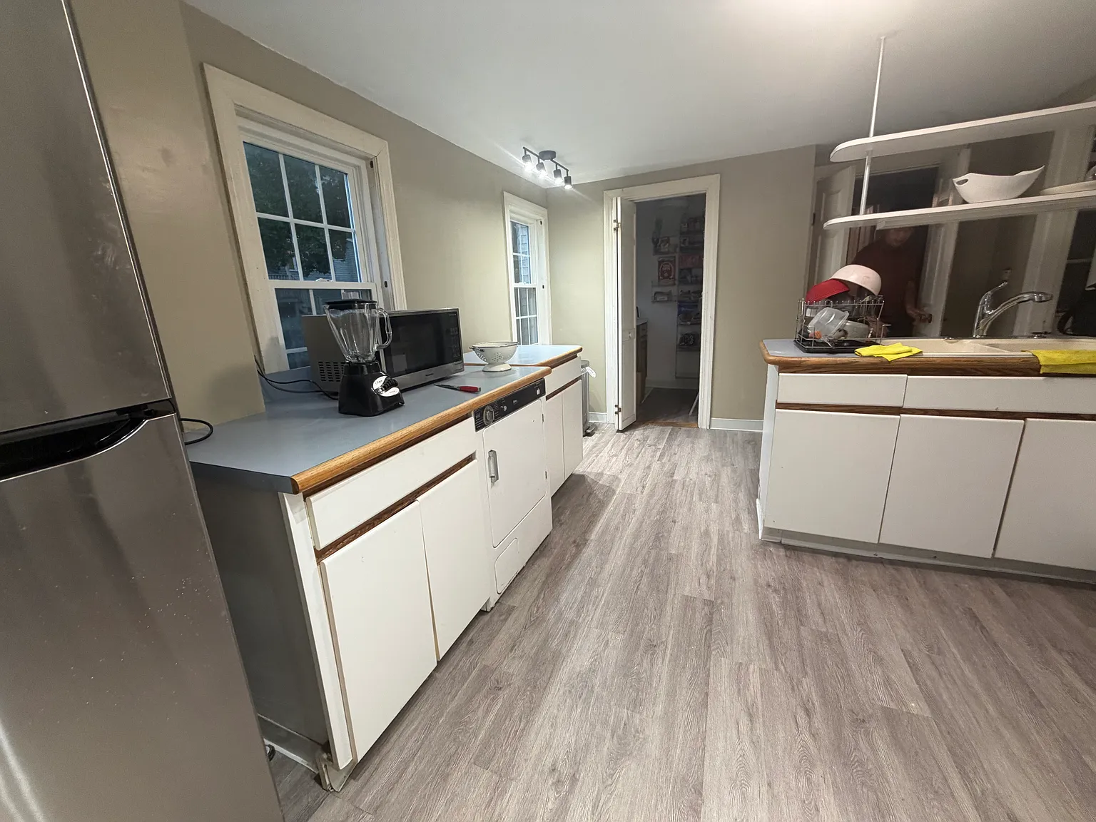 6 bed, 3200 sqft, $1,000 — Photo 4