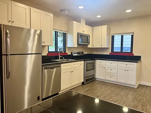 2018 S 104th St Photo 1