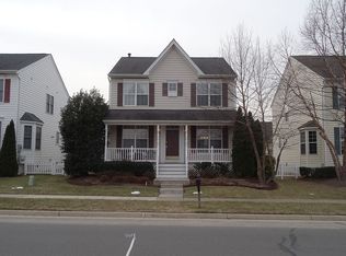 42907 Center St, Chantilly, VA 20152