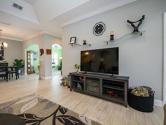 4th image of 68 Ocale Ct
