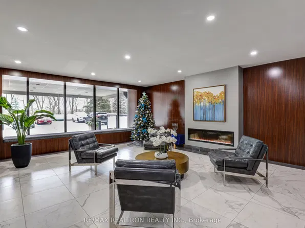 60 Inverlochy Blvd #709, Markham, ON L3T 4T7