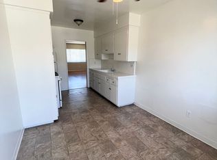 Spacious 2bd/1ba, 1bd/1ba, Studio/1ba(All Utilities Pay)-Cute Efficiency-Great Location, Hawthorne, CA 90250