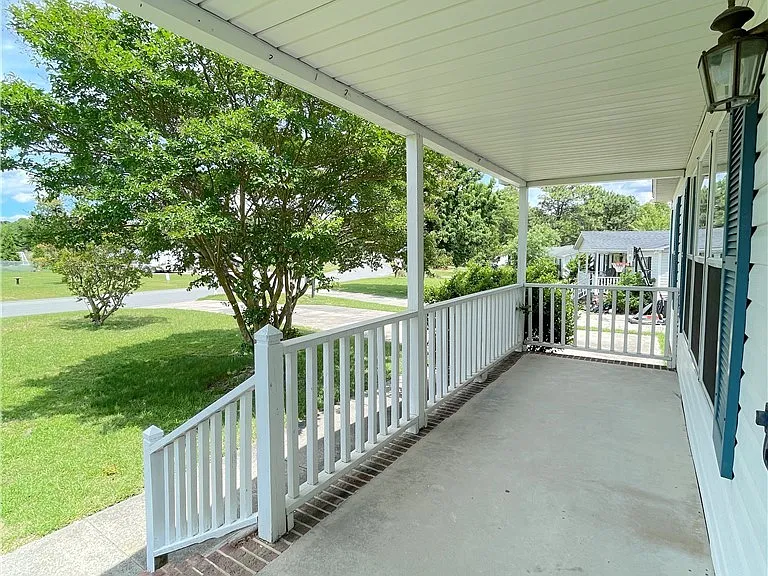 424 Washington Ln — Photo 5