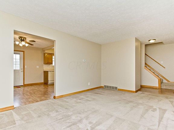 3rd image of 385 Denison