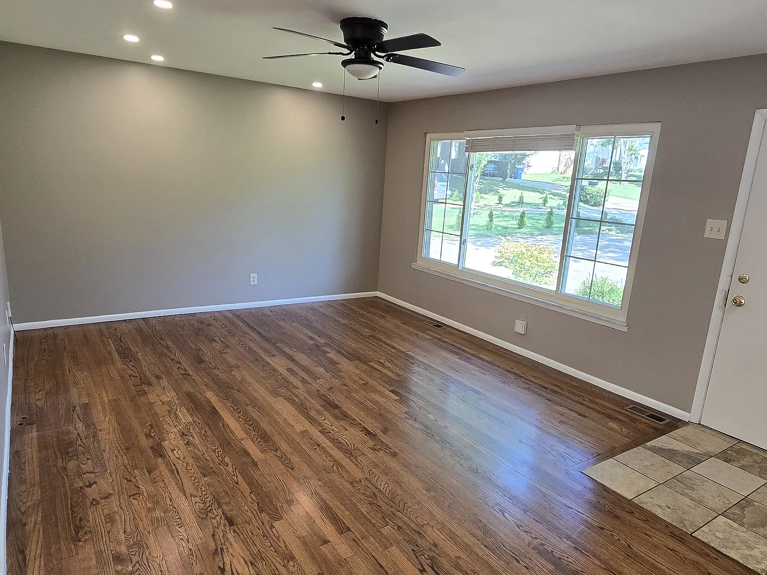 4 bed, 1330 sqft, $2,350 — Photo 2