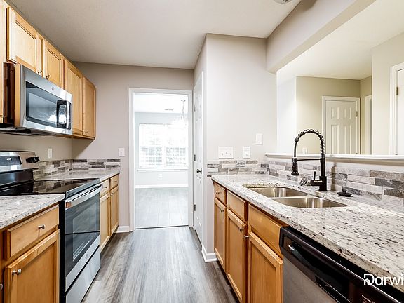 3rd image of 11047 Pointer Ridge Dr