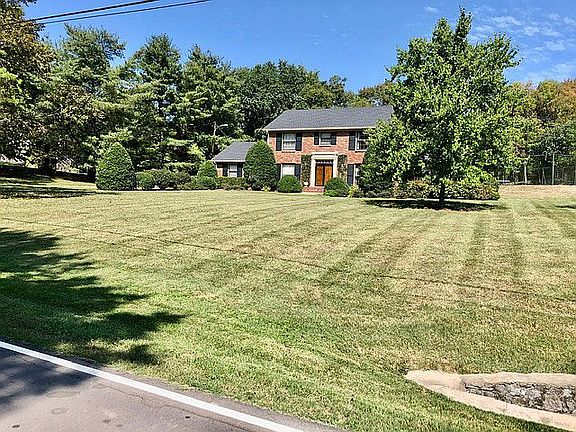 3rd image of 5855 E Ashland Dr