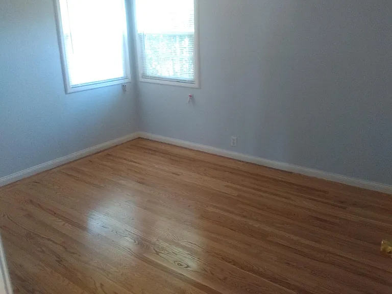 966 Donovan Dr — Photo 7