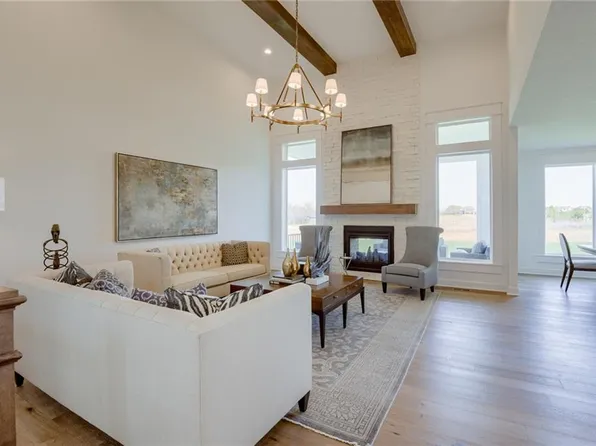 2436 W 180th St, Overland Park, KS 66085