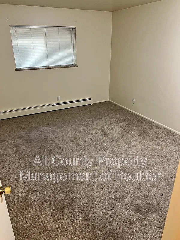 2 bed, 1.0 bath, 1400 sqft, $2,300 — Photo 4