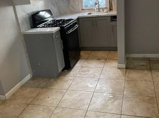 828 S 18th St #1, Newark, NJ 07108