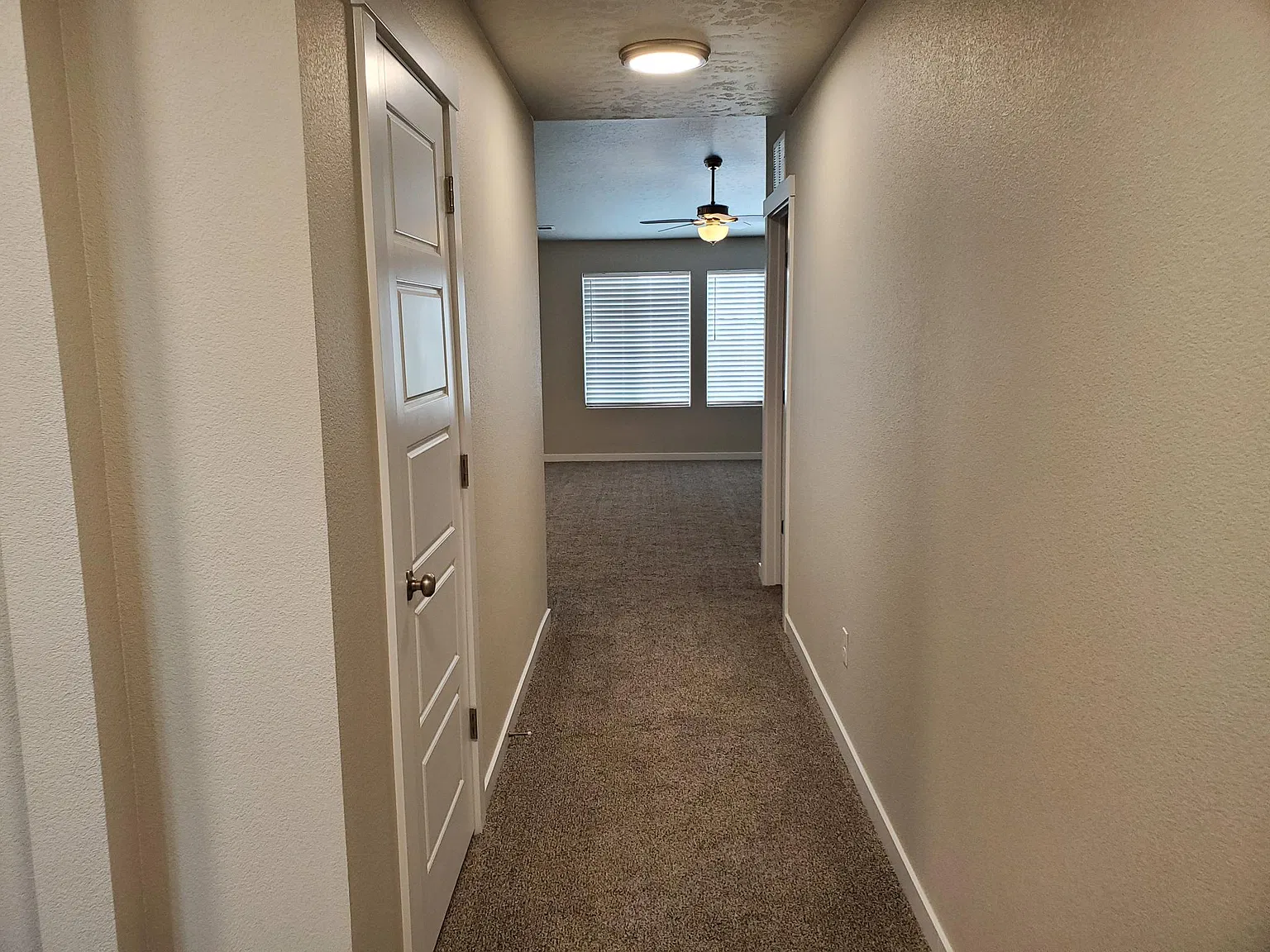 3 bed, 1364 sqft, $2,400 — Photo 2