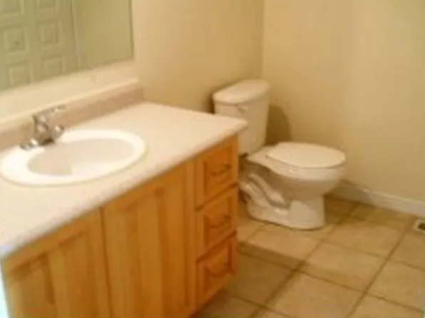 15 Intervale Ct #A, Hudson, NH 03051