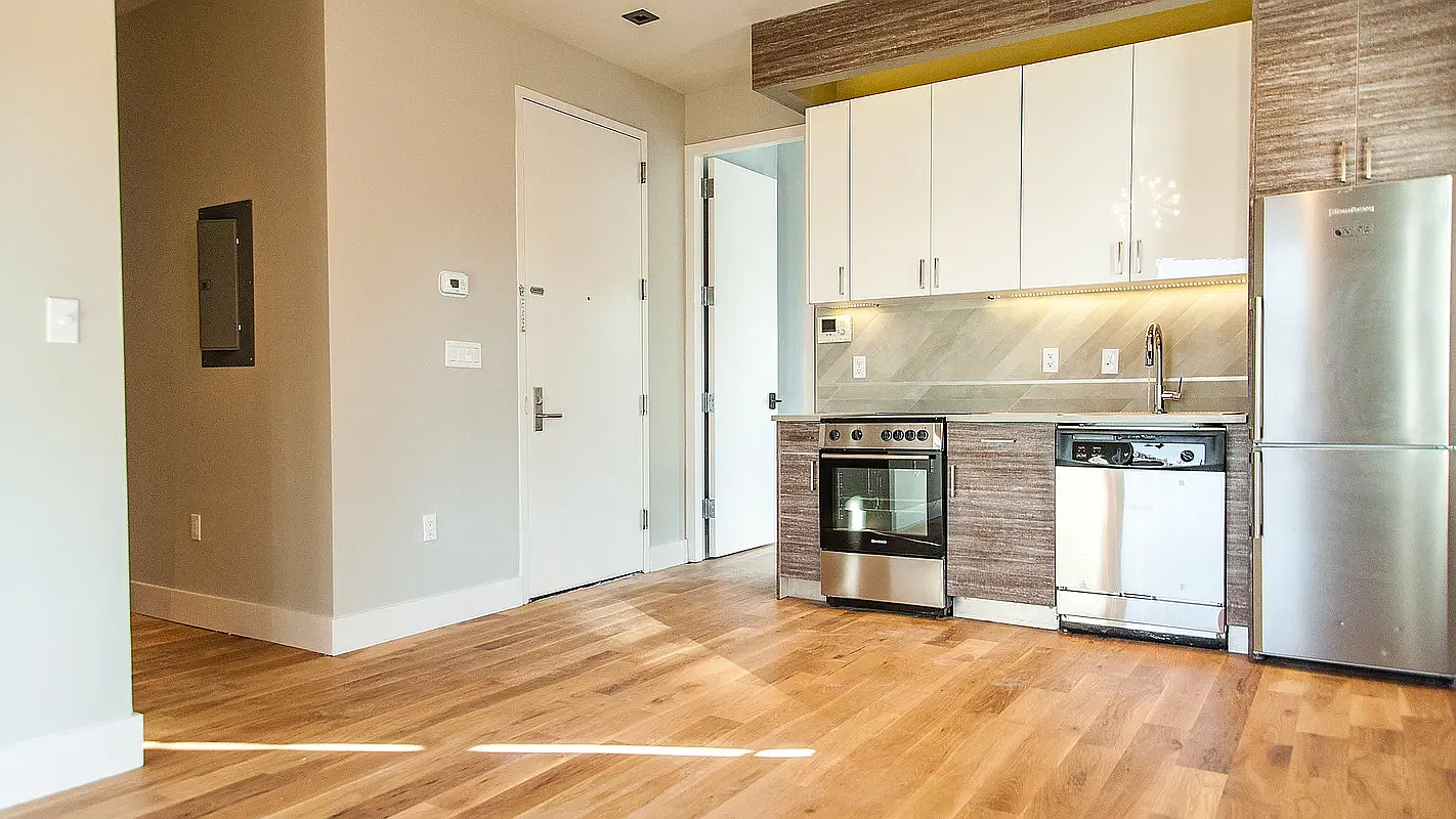 2 Henry Street — Photo 1