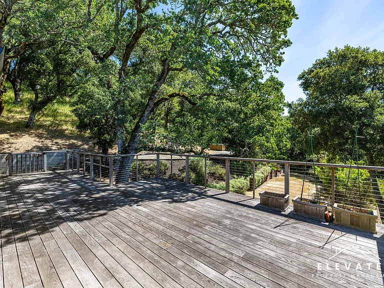 9400 Chalk Hill Rd — Photo 38