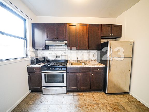 2nd image of 2322 36th St APT 3