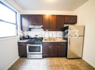 23-22 36th St #1, Astoria, NY 11105