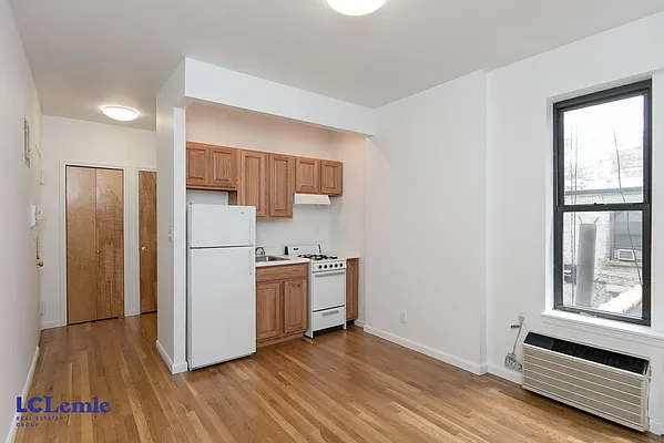 Rented by LC Lemle Real Estate Group | media 17