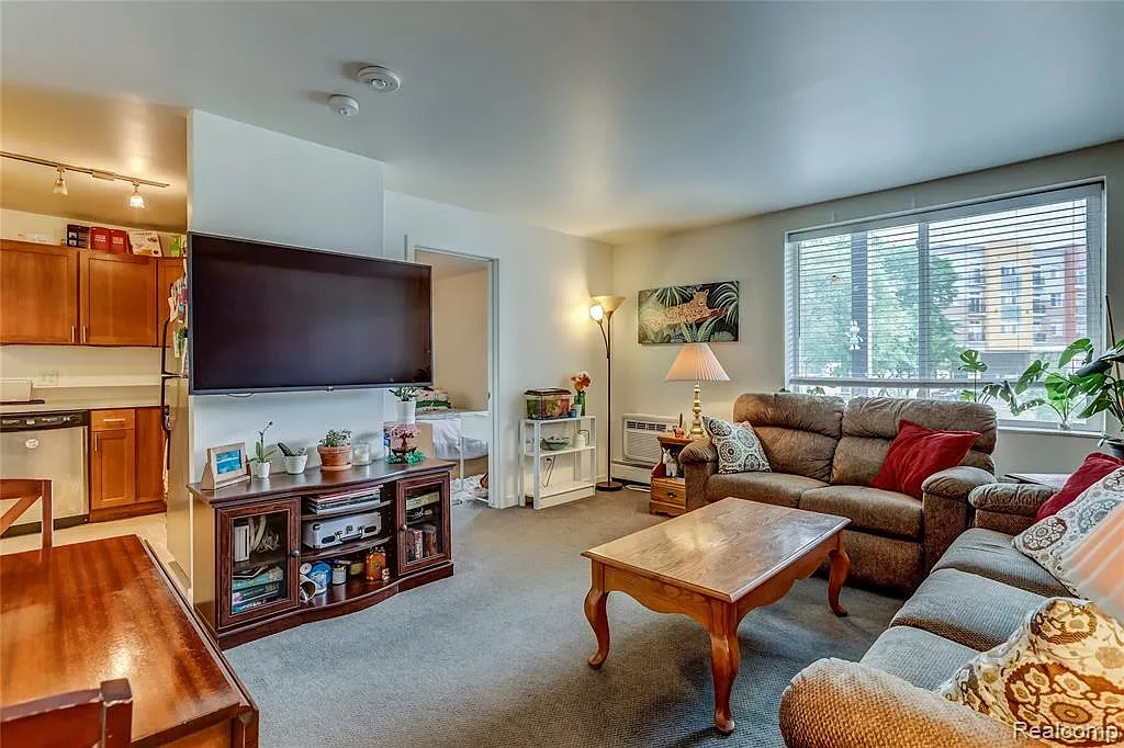2 bed, 662 sqft, $1,500 — Photo 1