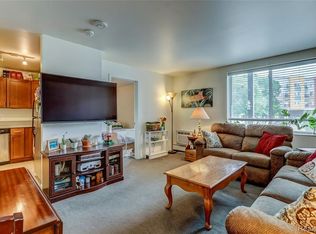 400 Hillside Ct APT 8, East Lansing, MI 48823