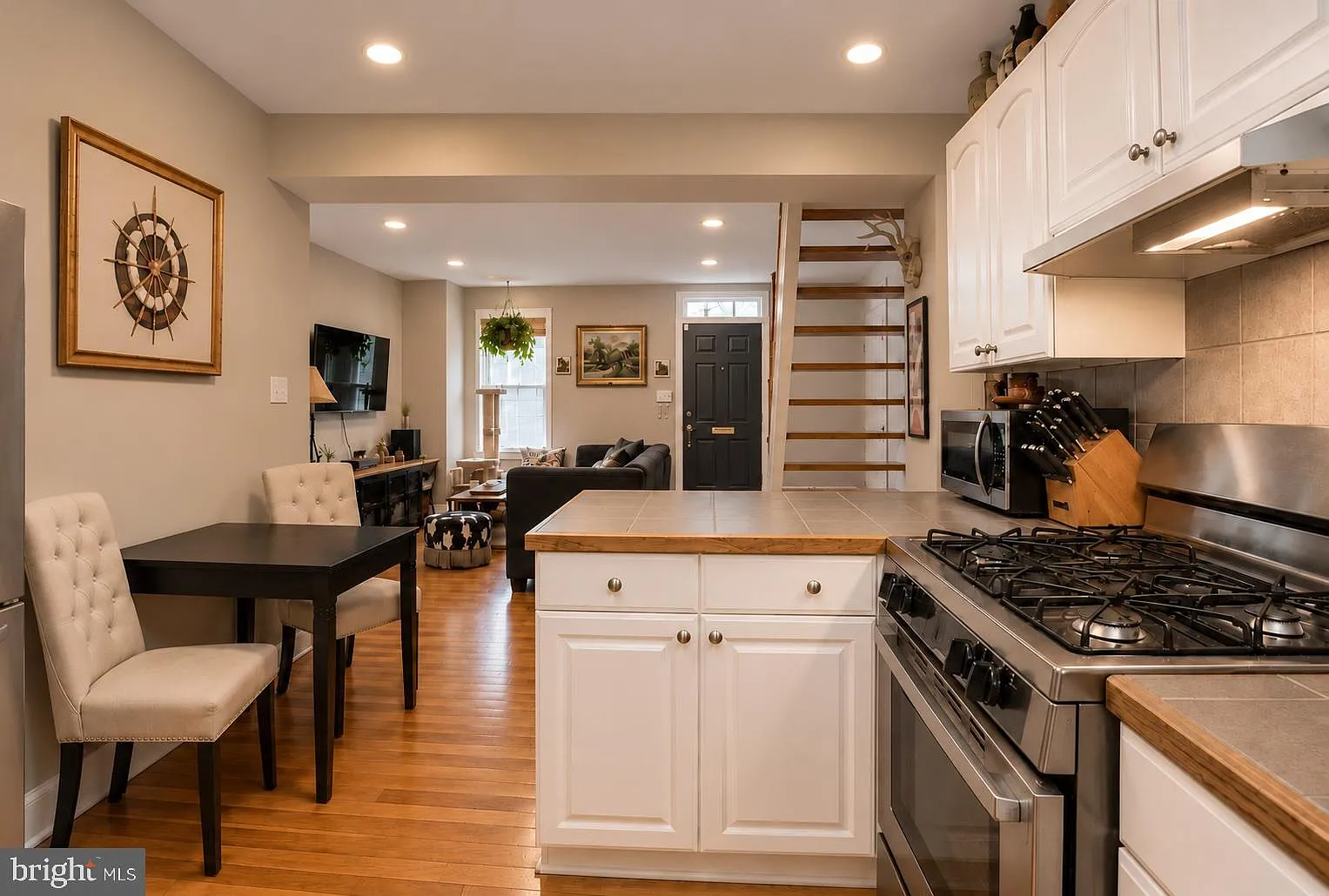 2 bed, 1.5 bath, 1290 sqft, $2,195 — Photo 4