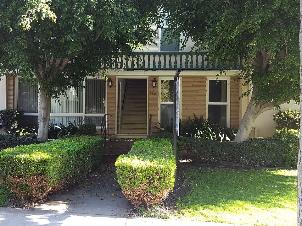 1st image of 1226 N Laurel Ave APT 204